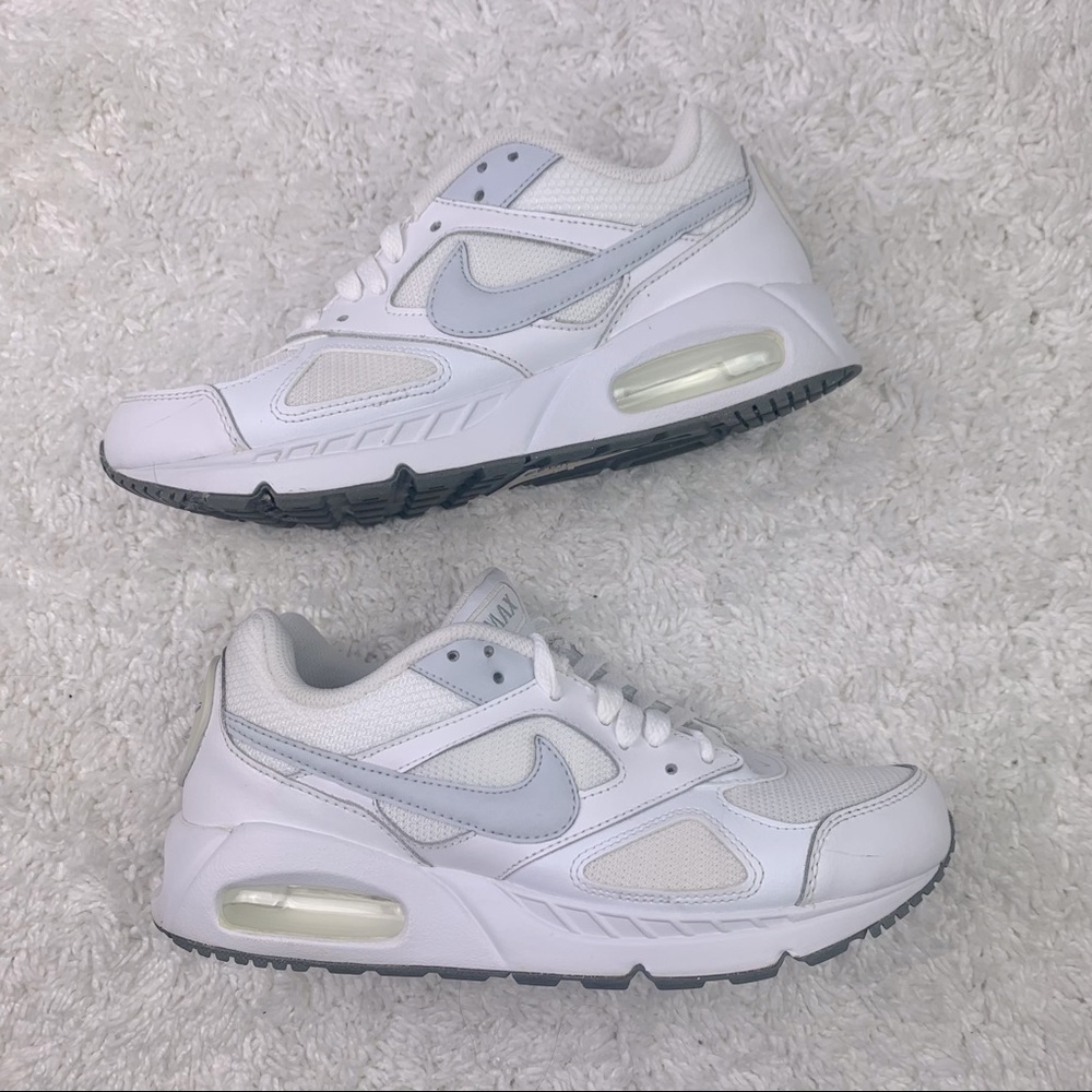 Nike Air Max Size-8 White Women’s Sneakers